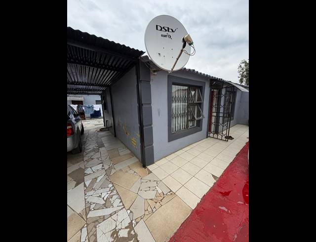 5 BEDROOM HOUSE FOR SALE IN KWA THEMA